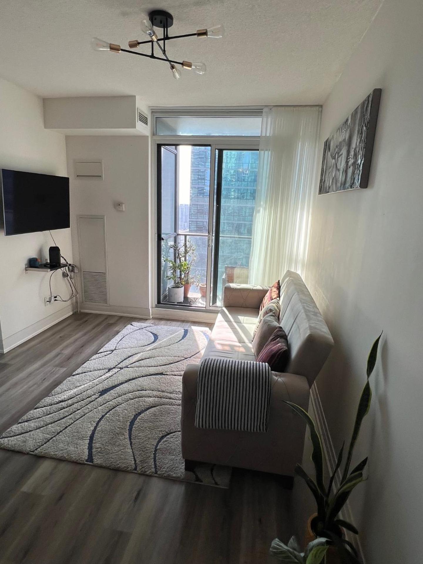 Prestigious 2-Bdrm Condo - Across From Scotiabank Arena Toronto Eksteriør bilde